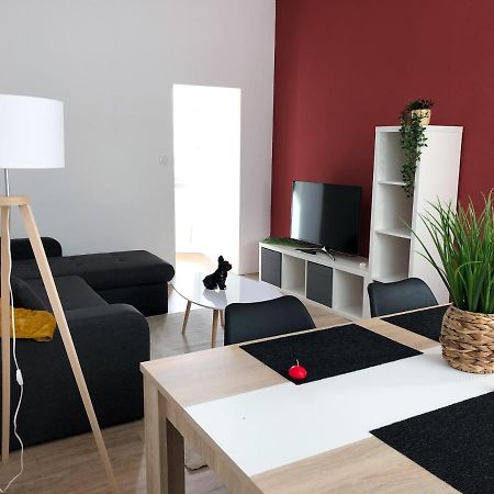 Grand Appartement Fonctionnel Proche Centre-Ville Saumur Esterno foto