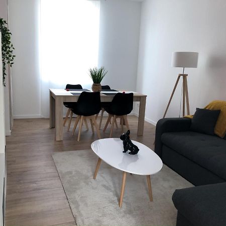 Grand Appartement Fonctionnel Proche Centre-Ville Saumur Esterno foto