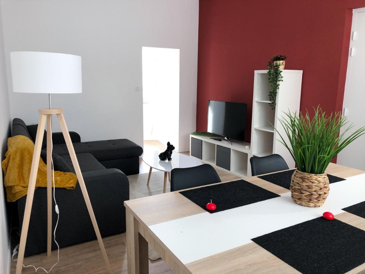 Grand Appartement Fonctionnel Proche Centre-Ville Saumur Esterno foto