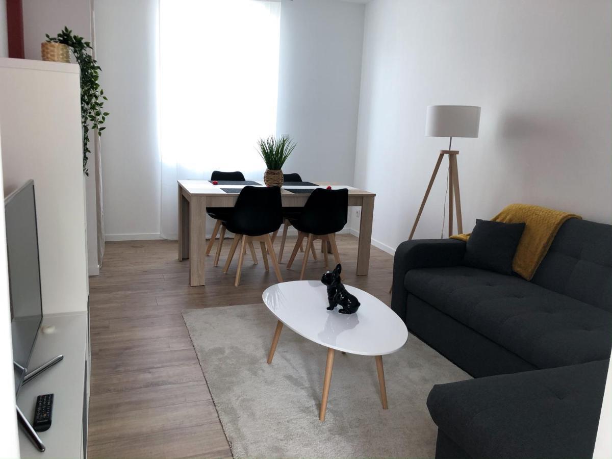 Grand Appartement Fonctionnel Proche Centre-Ville Saumur Esterno foto